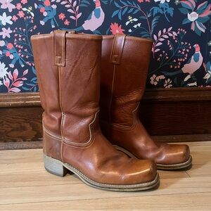 Vintage 1970s 9.5B Men’s Tan Leather Square Toe Western Campus Boots